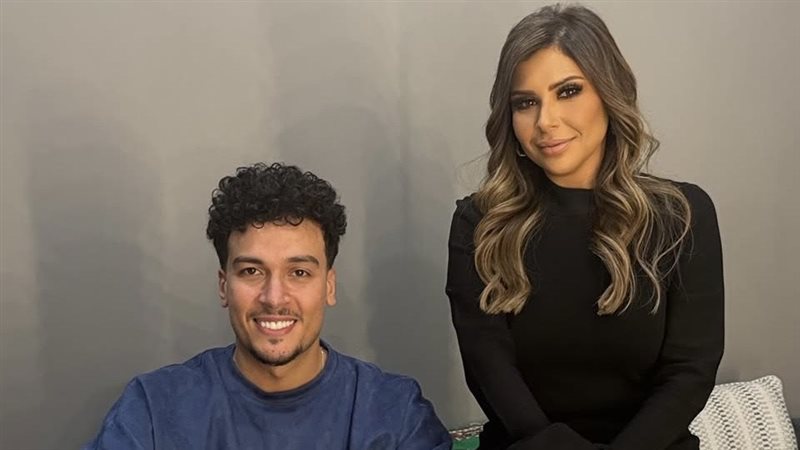أحمد عبد الوهاب مع سارة دندراوي 