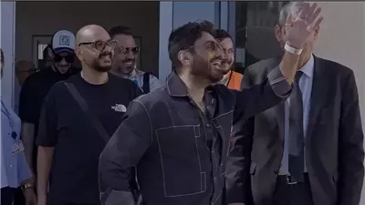 تامر حسني يصل المغرب استعدادًا لختام موازين.. استقبال جماهيري حافل في المطار