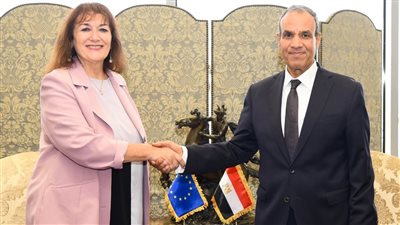 وزير الخارجية يبحث مع المفوضة الأوروبية للمتوسط تعزيز الشراكة الاستراتيجية ومستجدات الأوضاع الإقليمية