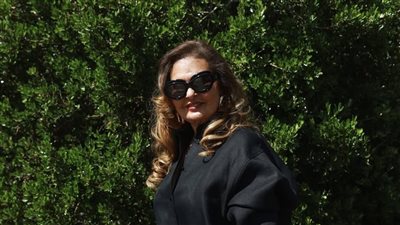 إطلالة عربية خطفت باريس.. يسرا تتألق في عرض Balenciaga للهوت كوتور