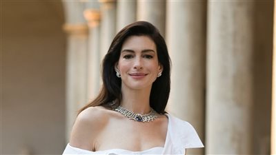 كلمات عفوية أشعلت المشاعر.. لحظة مؤثرة مع آن هاثاواي تخطف الأنظار في برنامج شهير