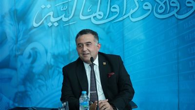 رئيس البورصة المصرية يبحث مع شركات الوساطة خطط تطوير السوق وتعزيز كفاءة التداول