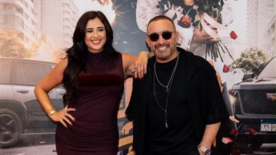 ياسمين عبد العزيز تكشف مفاجأة في «خلي بالك من نفسك».. والسقا: العمل معها قدرًا