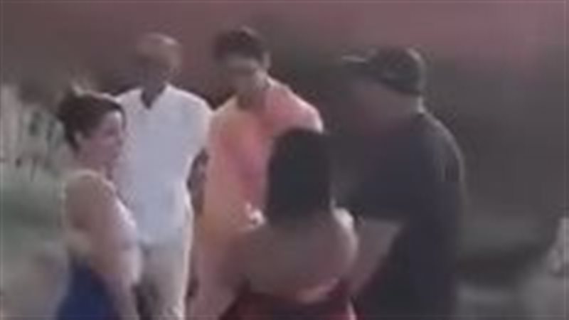 ياسين بونو مع نورا فتحي 