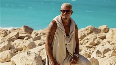 من “شوقنا” إلى “حبيتك”.. كيف أعاد عمرو دياب كتابة قاموس لغة الحب بكل جيل؟