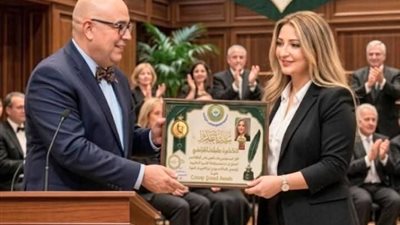 مجموعة الموسيقى الراقية العراقية تكرّم الشاعرة المغربية عائشة تاقي تقديرًا لإبداعها الشعري