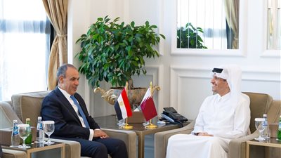 وزيرا خارجية مصر وقطر يبحثان تعزيز العلاقات الثنائية وجهود التهدئة في المنطقة وتطورات غزة