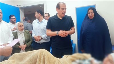 بالصور.. نائب وزير الصحة يزور مصابي حادث الإسماعيلية وللاطمئنان على حالتهم الصحية