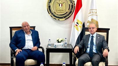 وزير الاستثمار يبحث مع محافظ مطروح تعظيم الفرص الاستثمارية وجذب استثمارات جديدة للمحافظة