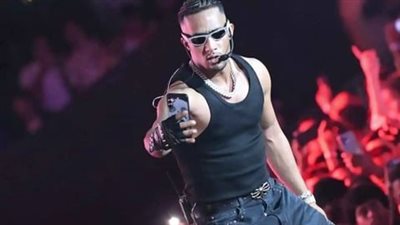 «الداخلية تحسمها».. منظم حفل محمد رمضان يكشف حقيقة التحرش والتدافع بالساحل الشمالي