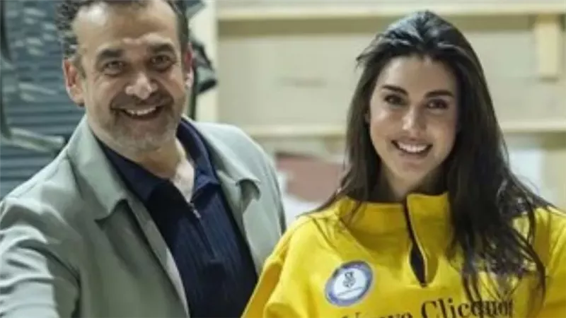 كريم عبد العزيز مع ياسمين صبري في مطلوب عائليًا