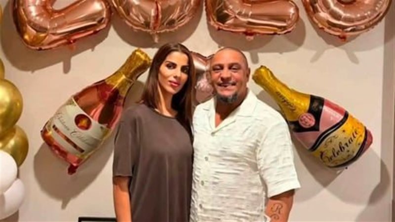 روبرتو كارلوس مع زوجته سهيلة الطاهري 