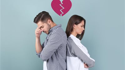 إتيكيت الاعتذار.. كيف تفهمين حركات الصلح الفعلية لزوجك بدون قول 