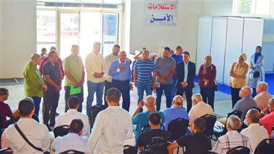غرفة القاهرة تجتمع مع عارضين «أهلاً مدارس» بمقر المعرض  