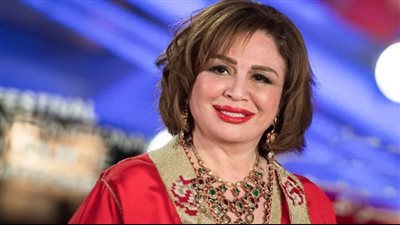 «المرحومة أهي يا جماعة».. إلهام شاهين تسخر من شائعة وفاتها وتفاجئ جمهورها