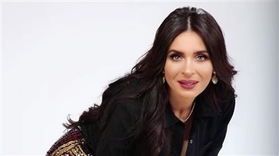 دينا تحسم الجدل حول عمليات التجميل: «خضعت لعملية واحدة فقط.. والجمال محتاج تعب»