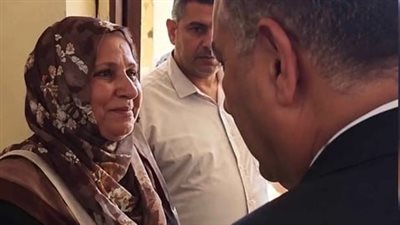 «صرفت من جيبي».. مديرة مدرسة تواجه محافظ القليوبية بفواتير الـ18 ألف جنيه