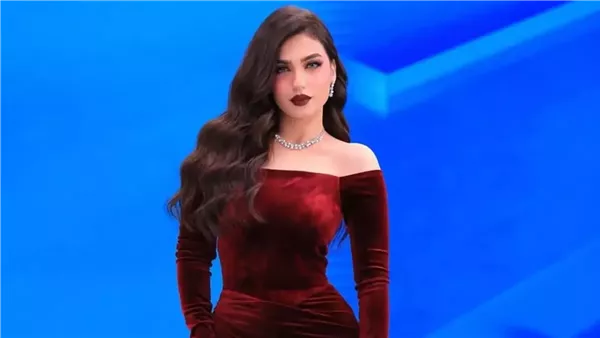 ياسمين عز 