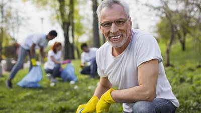  قصص لـ  كبار السن وجدو حياة جديدة في خدمة المجتمع
