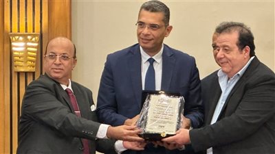 مهرجان الغردقة لسينما الشباب يختتم دورته الرابعة بتكريم عاطف عبد اللطيف وتتويج «حياة DNA»