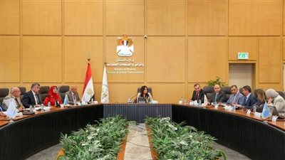 وزيرة الإسكان تعقد اجتماعًا موسعًا لمتابعة موقف مشروعات المبادرة الرئاسية 