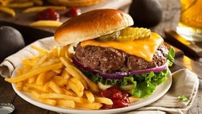 بدائل صحية للوجبات السريعة.. أطباق المطاعم الشهيرة في المنزل بأقل السعرات