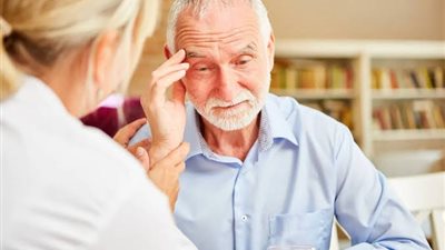 مش كل نسيان معناه ألزهايمر.. مفاهيم وإرشادات في اليوم العالمي لألزهايمر