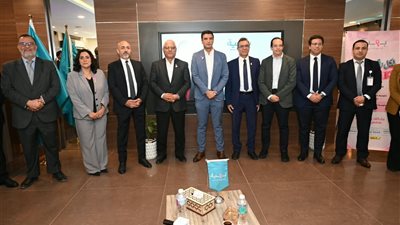 وزير الصناعة يزور مستشفى بهية ويشيد بمنظومة الرعاية المتكاملة للسيدات
