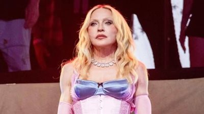 مادونا تسقط بعنف على المسرح في VMAs 2026.. حادث مفاجئ أم مشهد صادم ضمن العرض؟