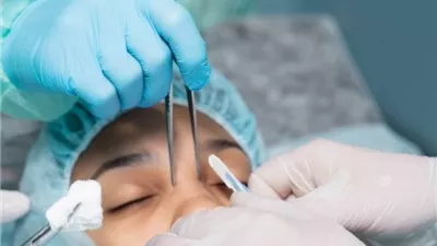 تجميل الأنف يقفز 164% وشد الثدي يتجاوز ثلاثة أضعاف في السعودية