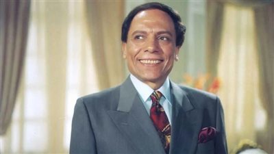 حقيقة صورة أثارت الجدل.. هل ظهر عادل إمام مؤخرًا؟