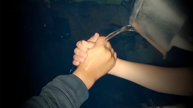 تحدي الماء المغلي 