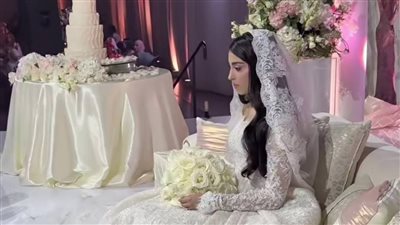 «فرحها كله أصدقاء العريس».. مشهد عابر يكشف خوفًا من غياب الأصدقاء بالزفاف 