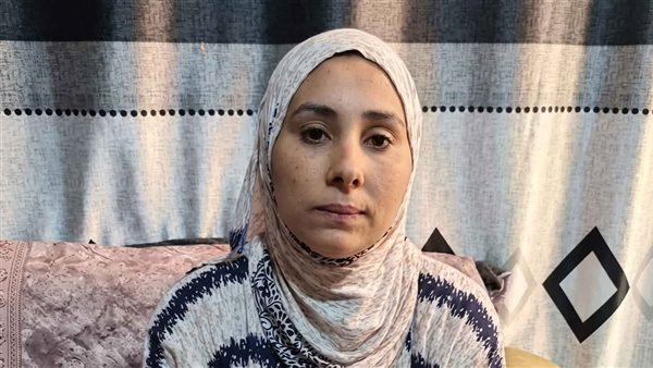محامية عض أذن المحامي 