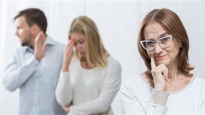 جارتي حشرية.. شبح هدم الحياة الزوجية.. ورجال ونساء: منها لله