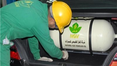القسط يبدأ من 1900 جنيه.. تفاصيل إجراءات تحويل سيارتك للغاز الطبيعي 