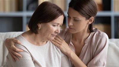 أمك زعلانة منك.. ازاي تصالحيها في عيد الأم