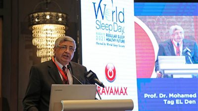 تاج الدين يستعرض التجربة المصرية في علاج اضطرابات النوم التنفسية
