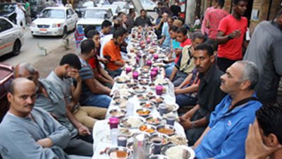 مطبخ خير الرحمن.. مبادرة لإطعام أهالينا في رمضان بأشهى المأكولات