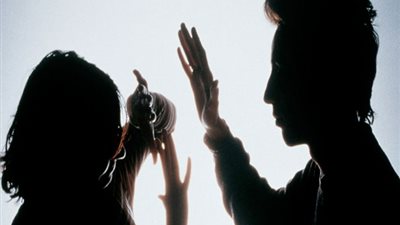 الطفلة والسيدة العجوز.. خلافات زوجية تقلب حياتهما.. والجدة تستغيث