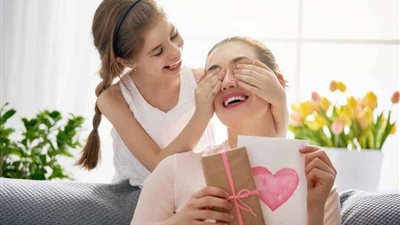 أجمل عبارات التهنئة بمناسبة عيد الأم.. تعرفي عليها