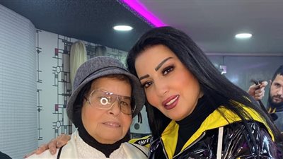 عيد الأم 2021| سمية الخشاب تهنئ والدتها: أغلى ما في حياتي