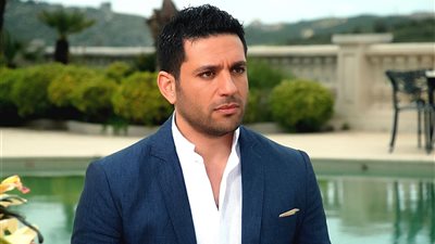 عيد الأم 2021| حسن الرداد لوالدته: «للأسف مش هعرف أبوس رجلك الطاهرة»