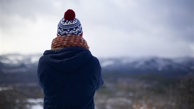 تعرفي على متلازمة الاكتئاب الموسمي وطرق العلاج منها.. فيديو