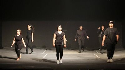 ورشة للتمثيل المسرحي  كاملة العدد بـ«فنانات الإمارات».. صور