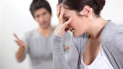 عشان ترضي زوجك.. 7 خطوات للتعامل مع الرجل المنتقد 