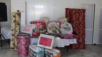 تكاليف الزواج الباهظة تؤرق أهل العروس.. وخزين العريس سنة كاملة