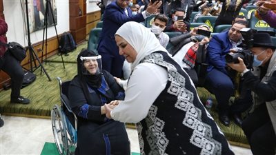 الحاجّة نجاح: «ضحيت بشبابي من أجل ابني والسيسي جبر بخاطري»