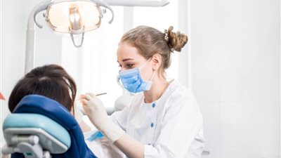 انفدي بجلدك لو مشفتهاش.. 5 أشياء يجب توافرها عند طبيب الأسنان