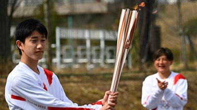 وزيرة يابانية تتمنى نجاح مسيرة الشعلة في تعزيز إقامة أولمبياد طوكيو